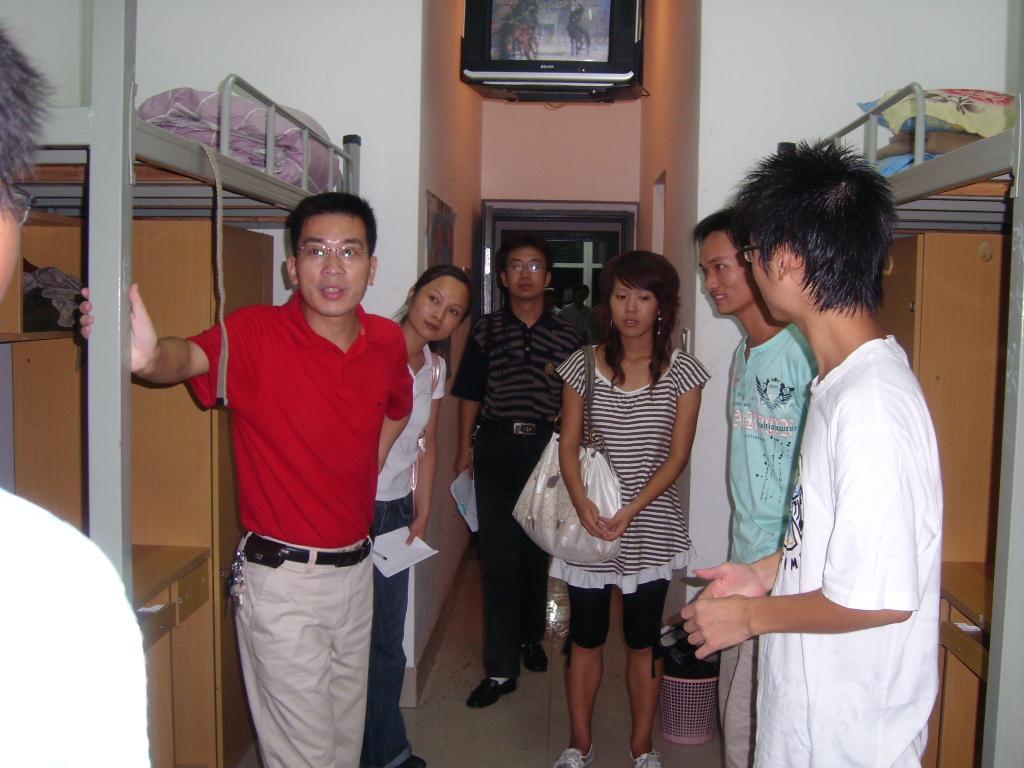 哪些学校有学生公寓床