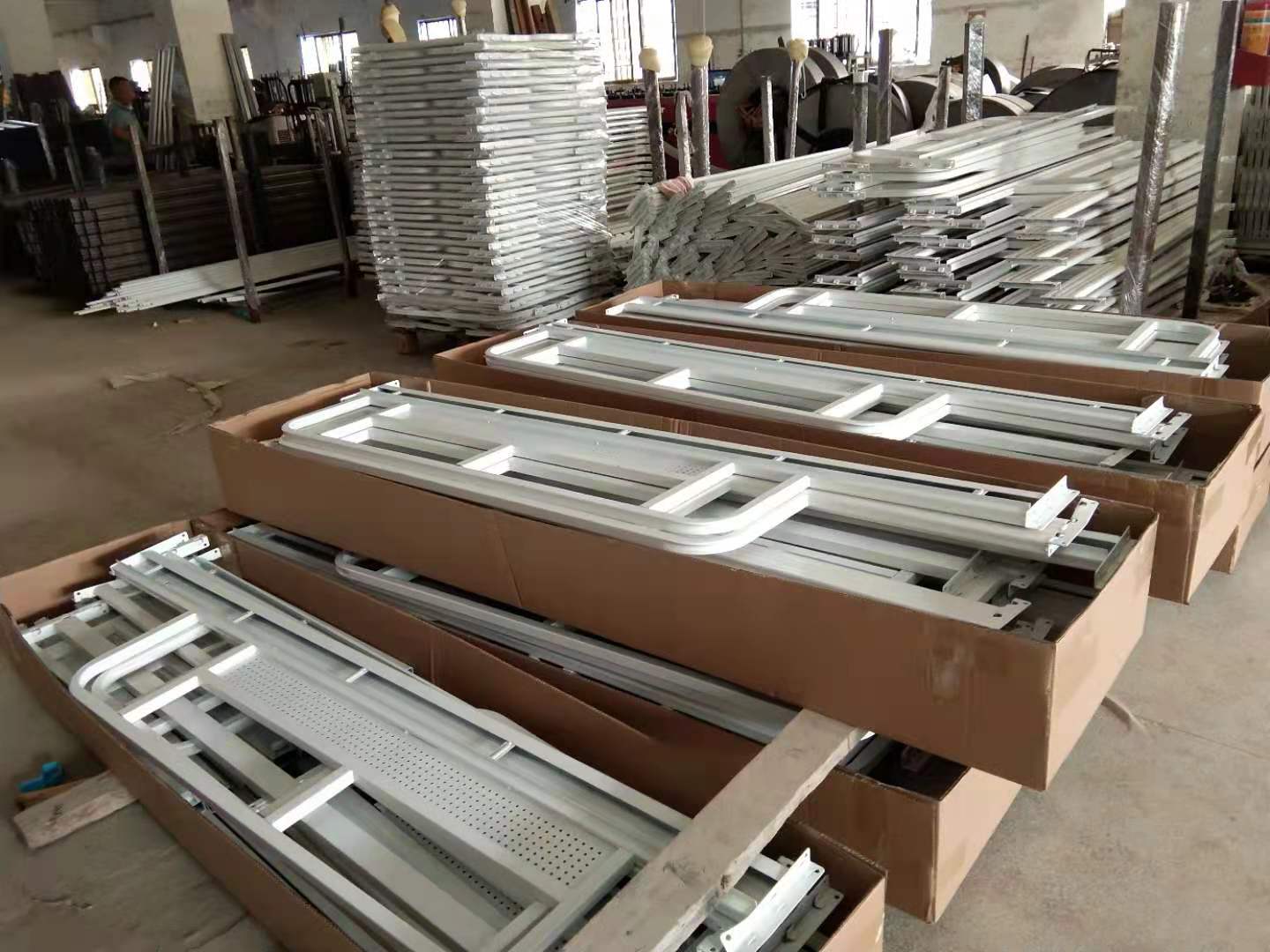 如何将上下铺铁床打包装？