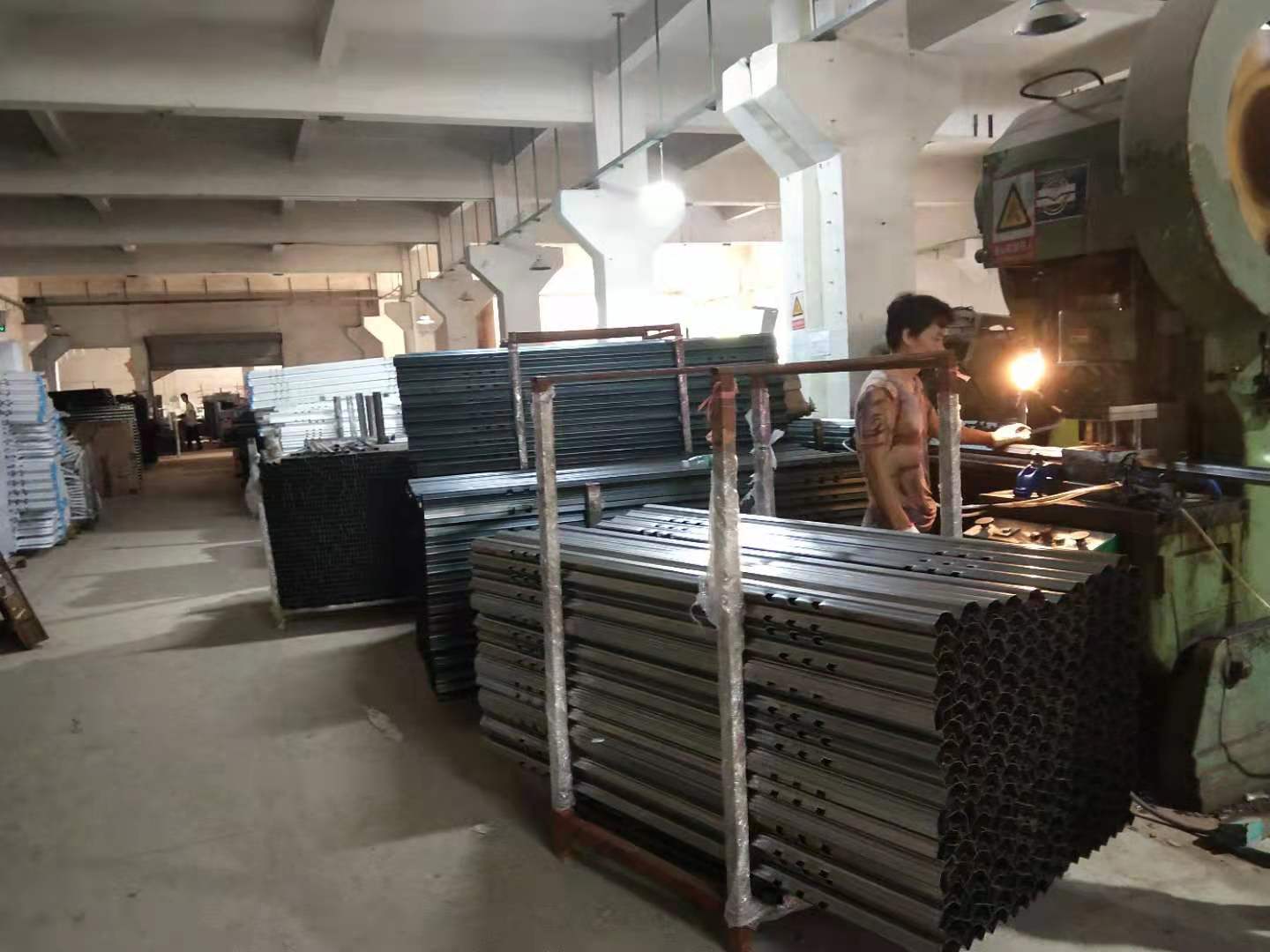 从材料到加工的铁床生产厂家