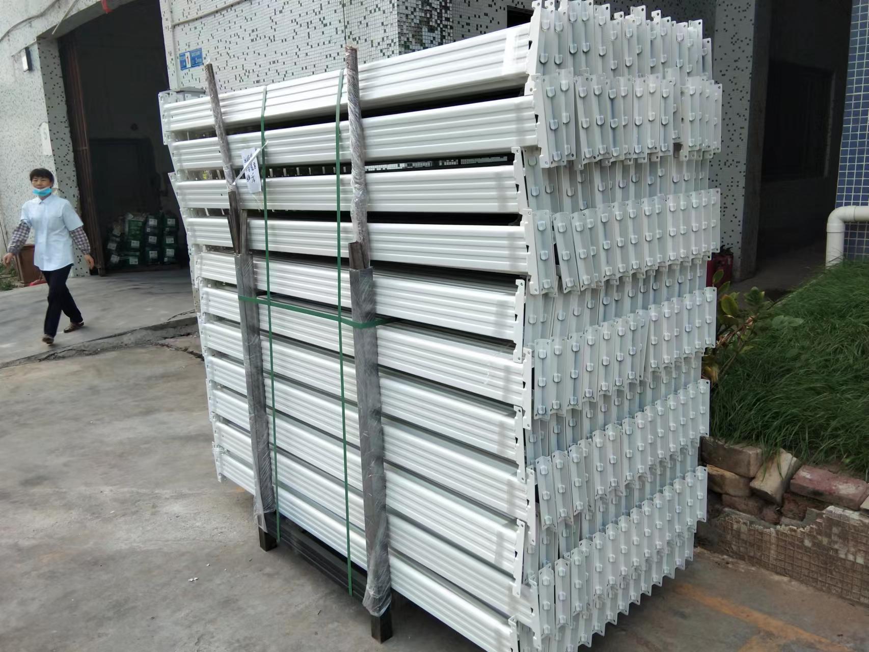 上下铺双层铁架床的发货时间到了！