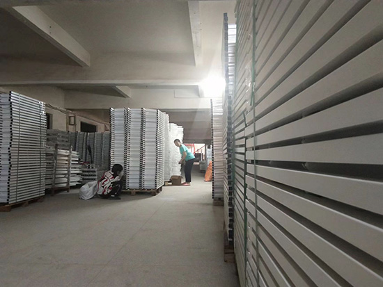 学生公寓床生产厂家教你看厂验厂