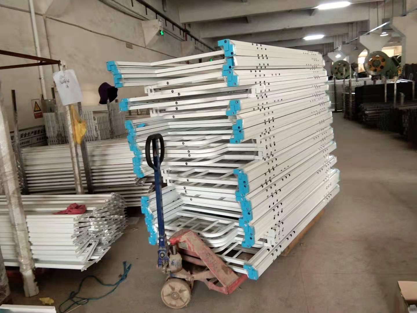 大学生公寓床厂家批发靠谱吗？