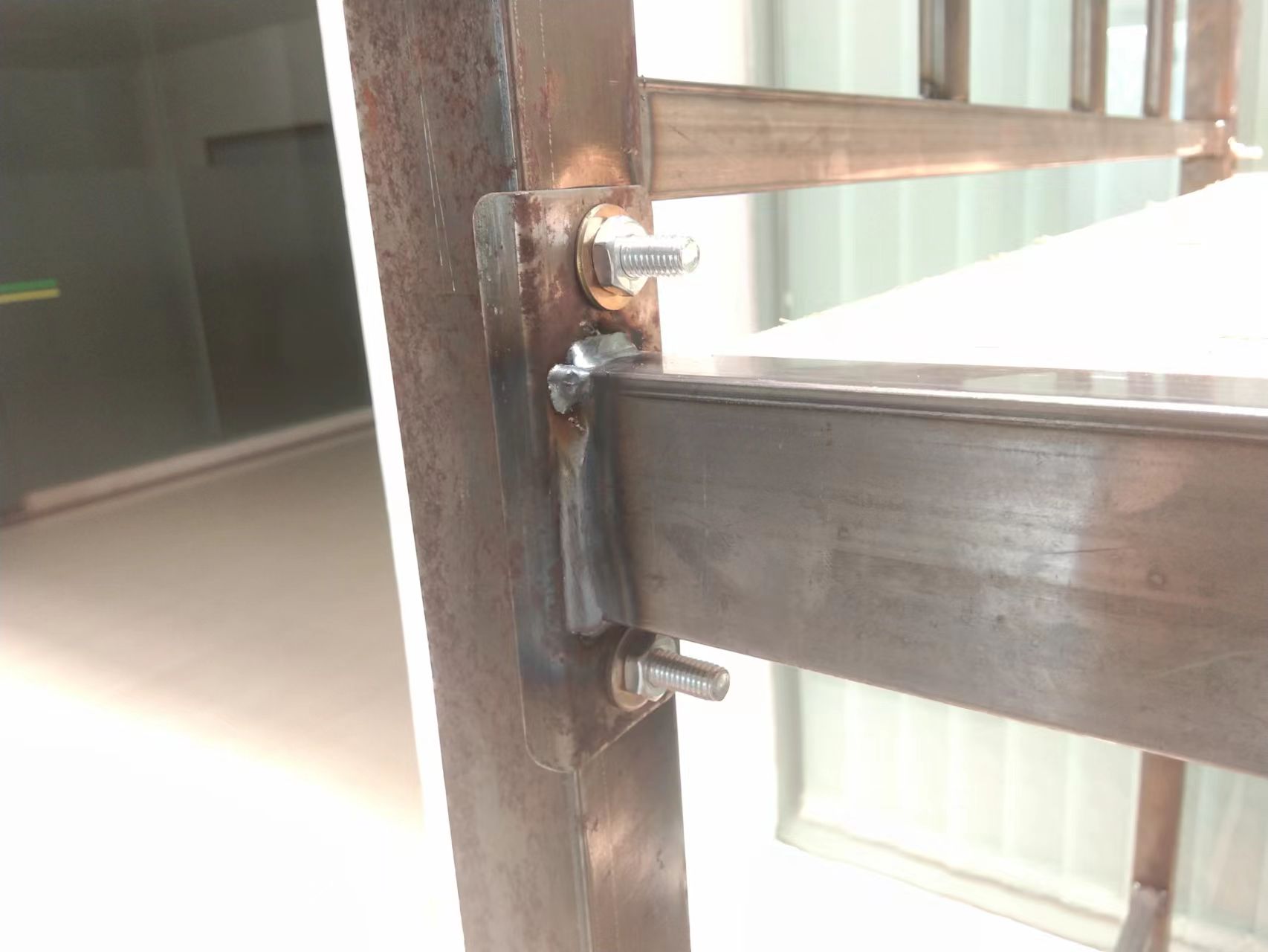 上下铺铁床哪一种连接方式好？